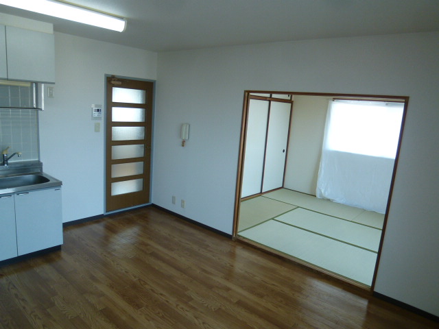Living and room. Is a Japanese-style room as seen from the living room