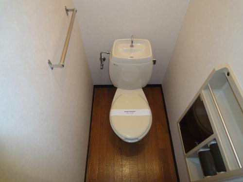 Balcony. Toilet