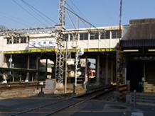 station. Since the night of the road there is a street in the 560m flat road to Furuichi Station, It is a safe way to go for women.