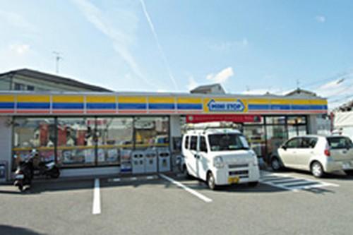 Convenience store. MINISTOP Fujiidera up to 4-chome 413m