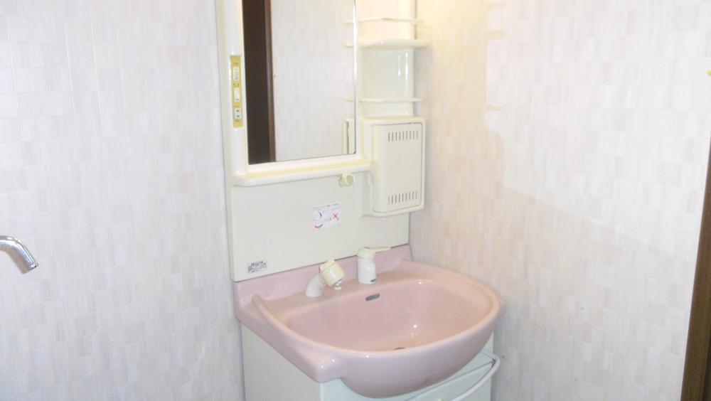 Wash basin, toilet. It has become a wash basin to suit your bathroom. 