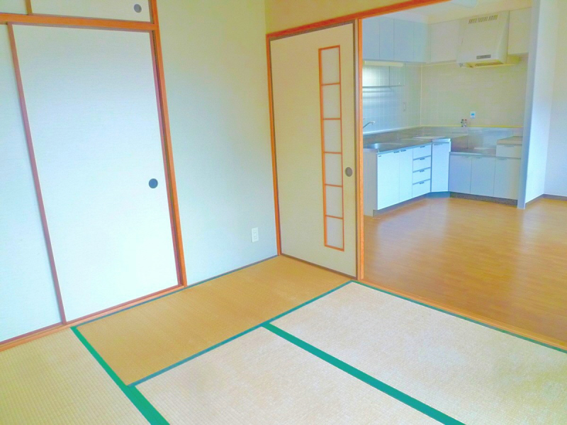 Other room space. Japanese-style room feel the further breadth facing the living room