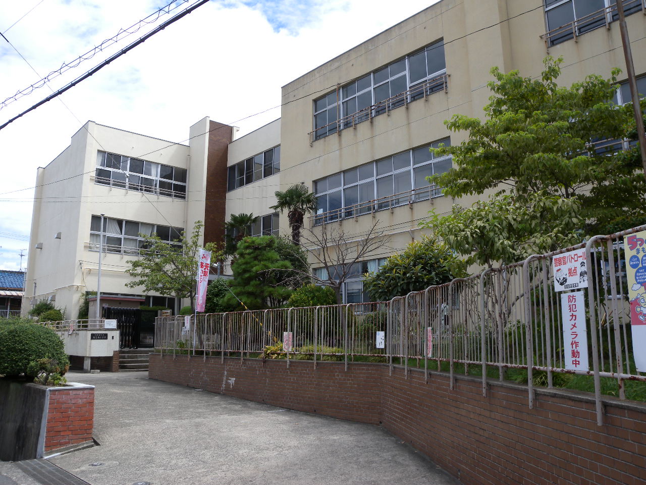 Primary school. 534m to Habikino Municipal Takasu Minami elementary school (elementary school)