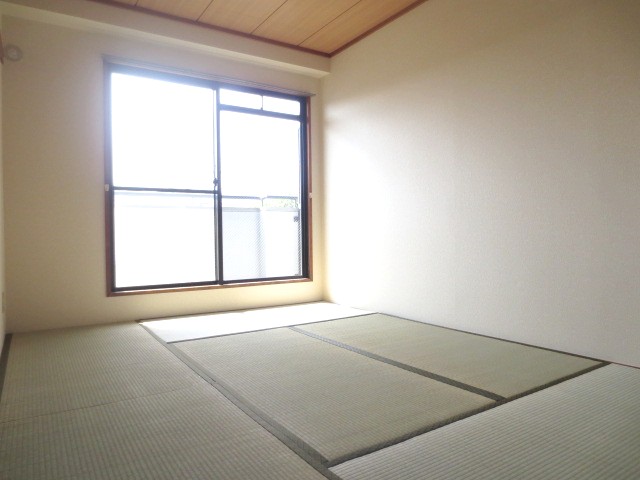 Other room space. Rooms are a good smell of tatami ☆ 