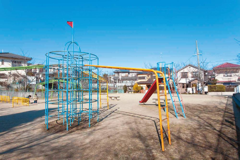 park. Children also happy in the 600m large and small park until Habikigaoka Neopolis park