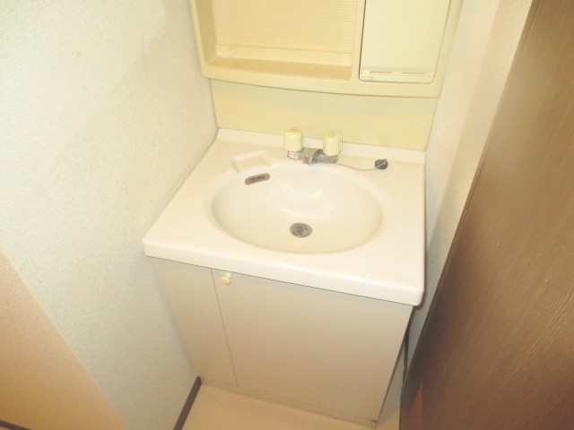 Washroom. Independence is a wash basin ☆ 