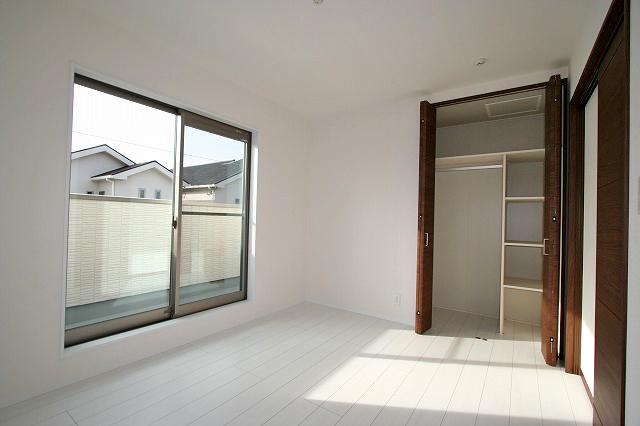 Non-living room. 2 Kaiyoshitsu