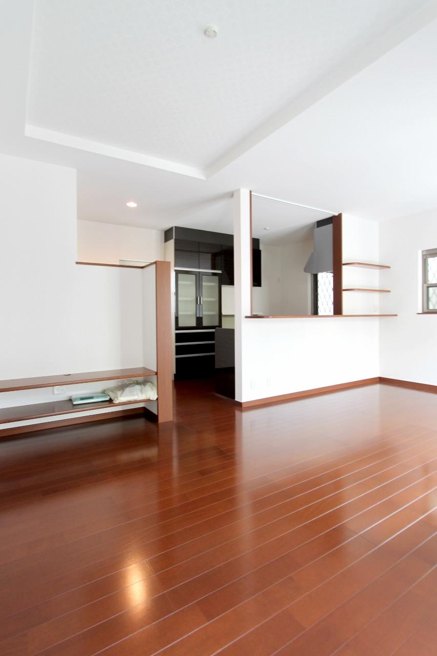 Living.  ■ Living space