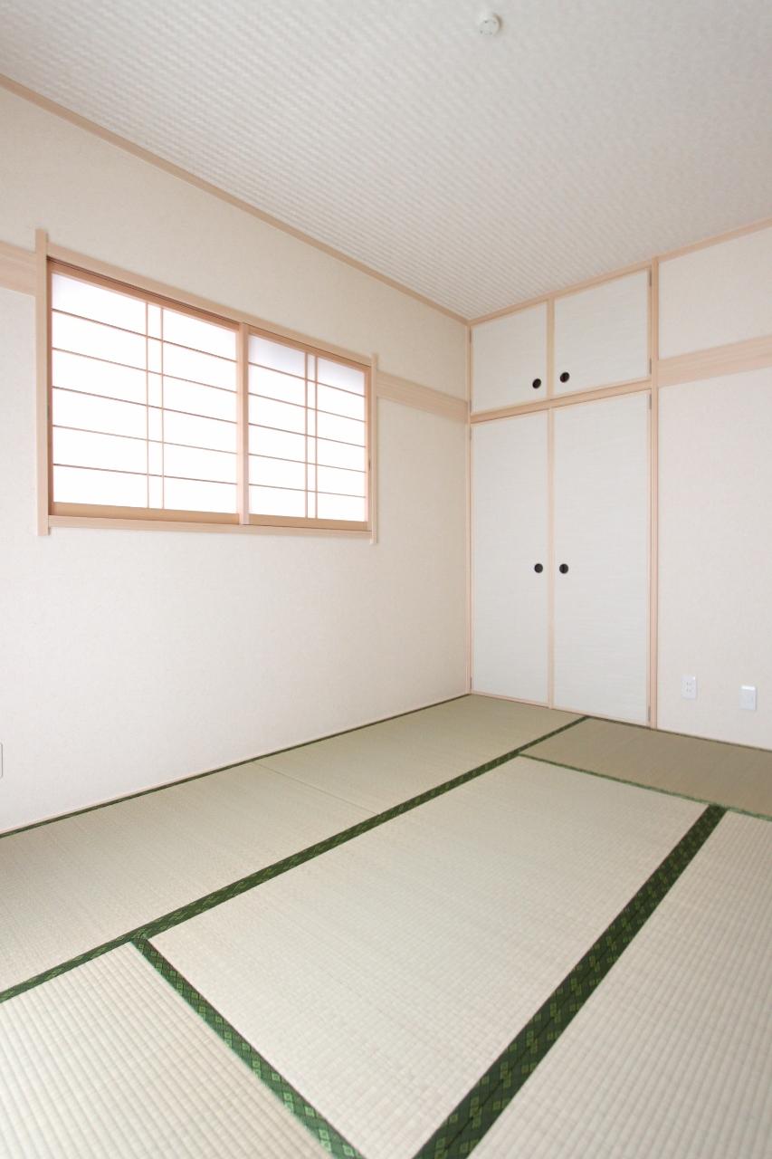Non-living room.  ■ Japanese-style space