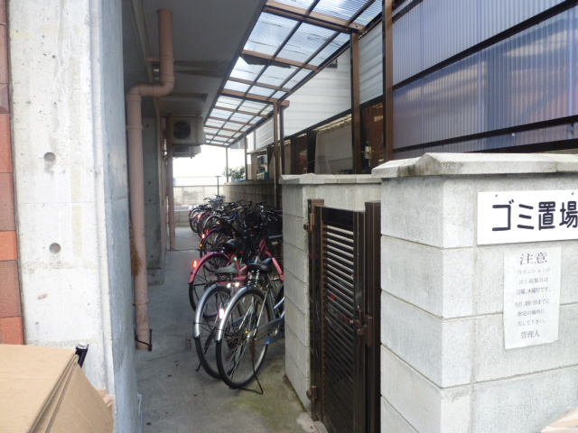 Other common areas. Bicycle-parking space ・ On-site waste yard