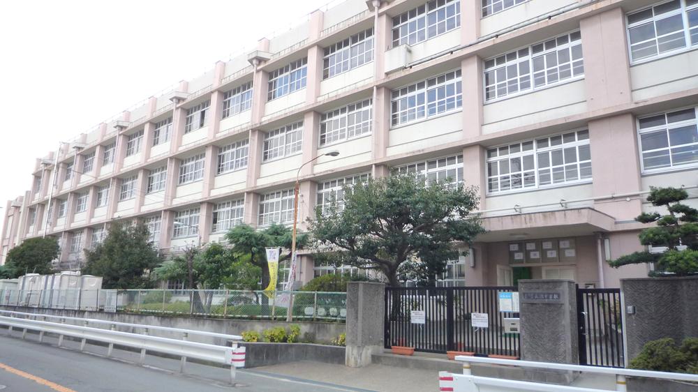 Junior high school. Higashi-Osaka to municipal Nagase Junior High School 460m