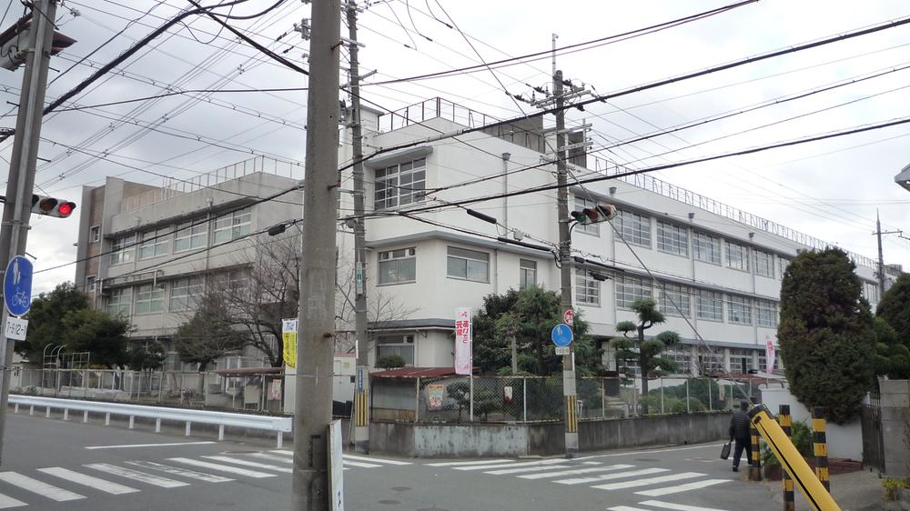 Primary school. Higashi-Osaka 308m up to municipal Minami Nagase Elementary School