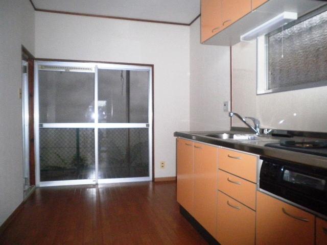 Kitchen.  ☆ System kitchen