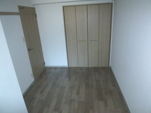 Other room space. Western-style of with storage. 