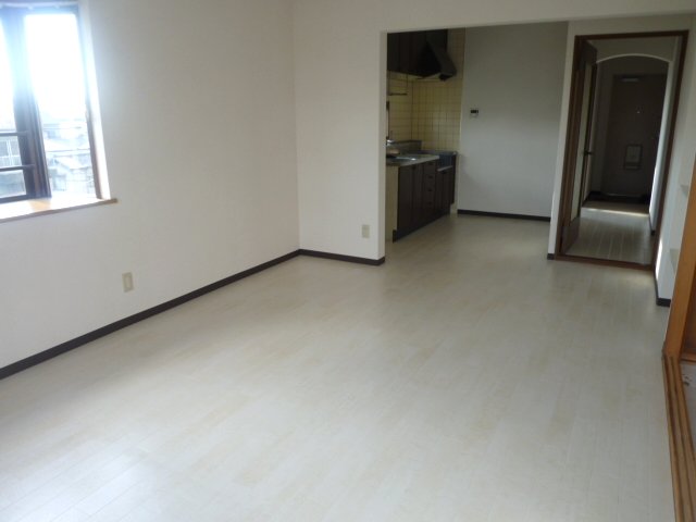 Living and room. Spacious LDK 14 Pledge! ! ! The window will be only on the corner room