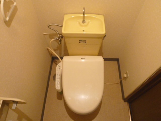 Toilet. Washlet is with. 