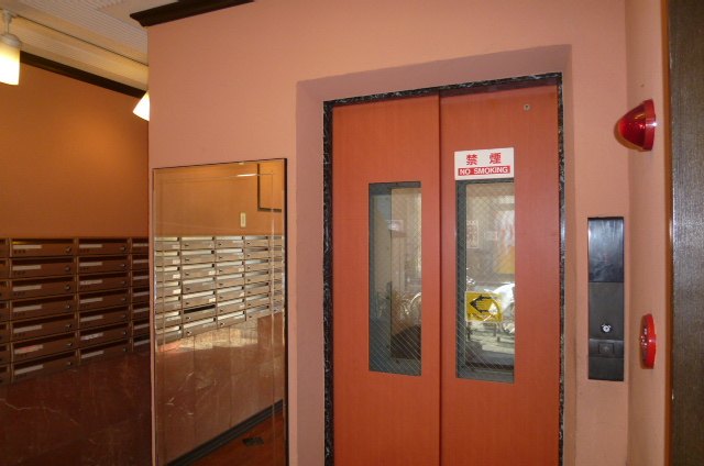 Other common areas. Elevator with
