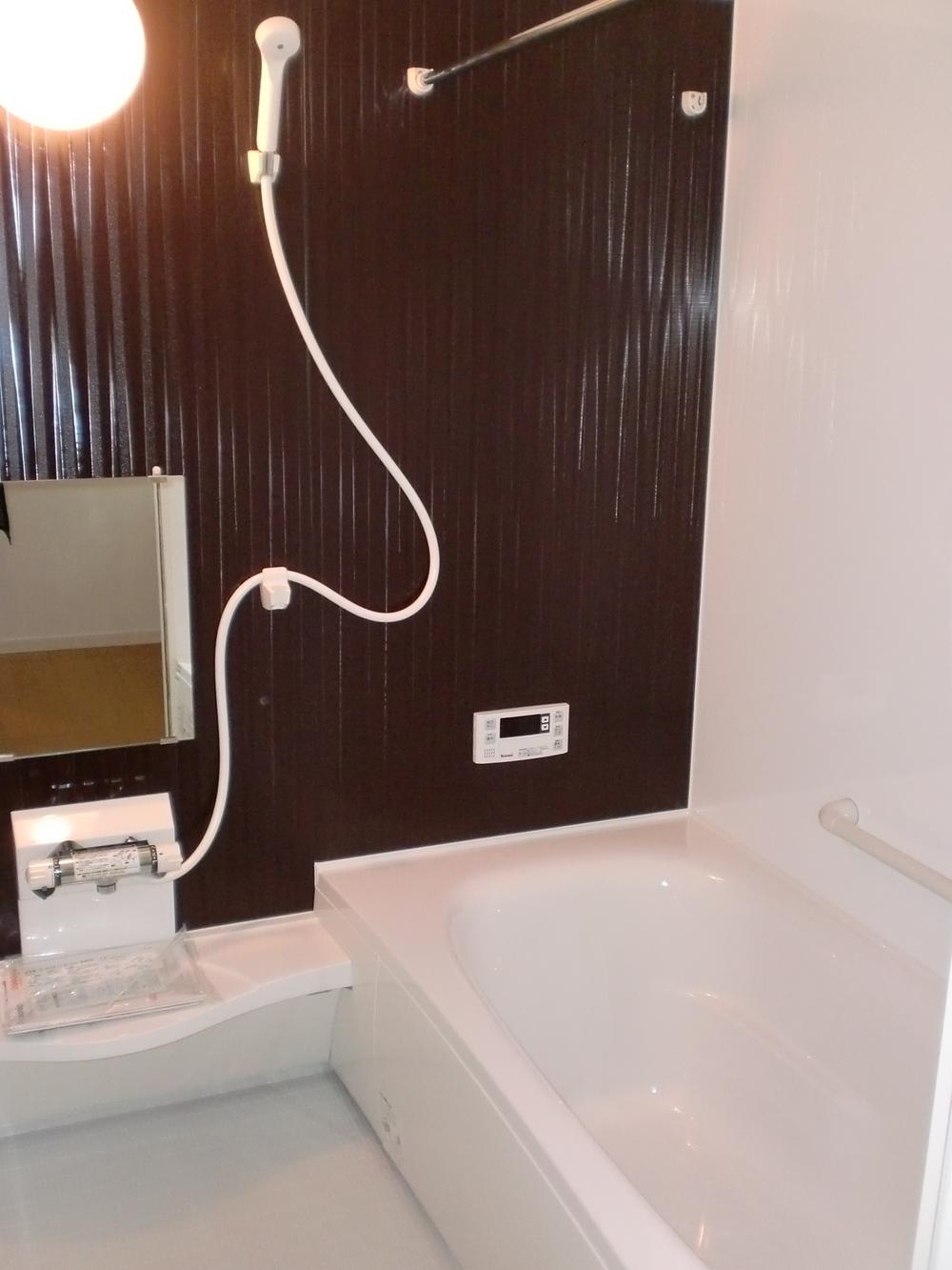 Bathroom. (Same specifications photo)