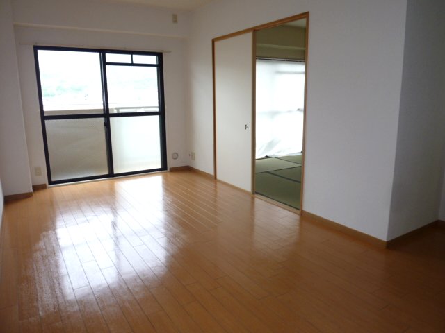 Living and room. Living room was renovated to clean ☆ 