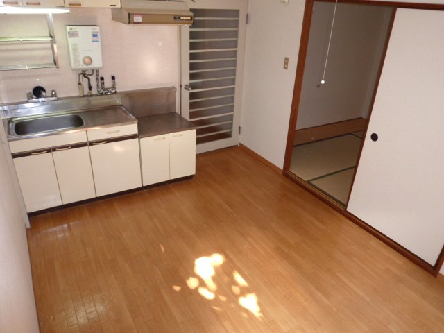 Living and room. Dining kitchen there is a breadth of 7 tatami