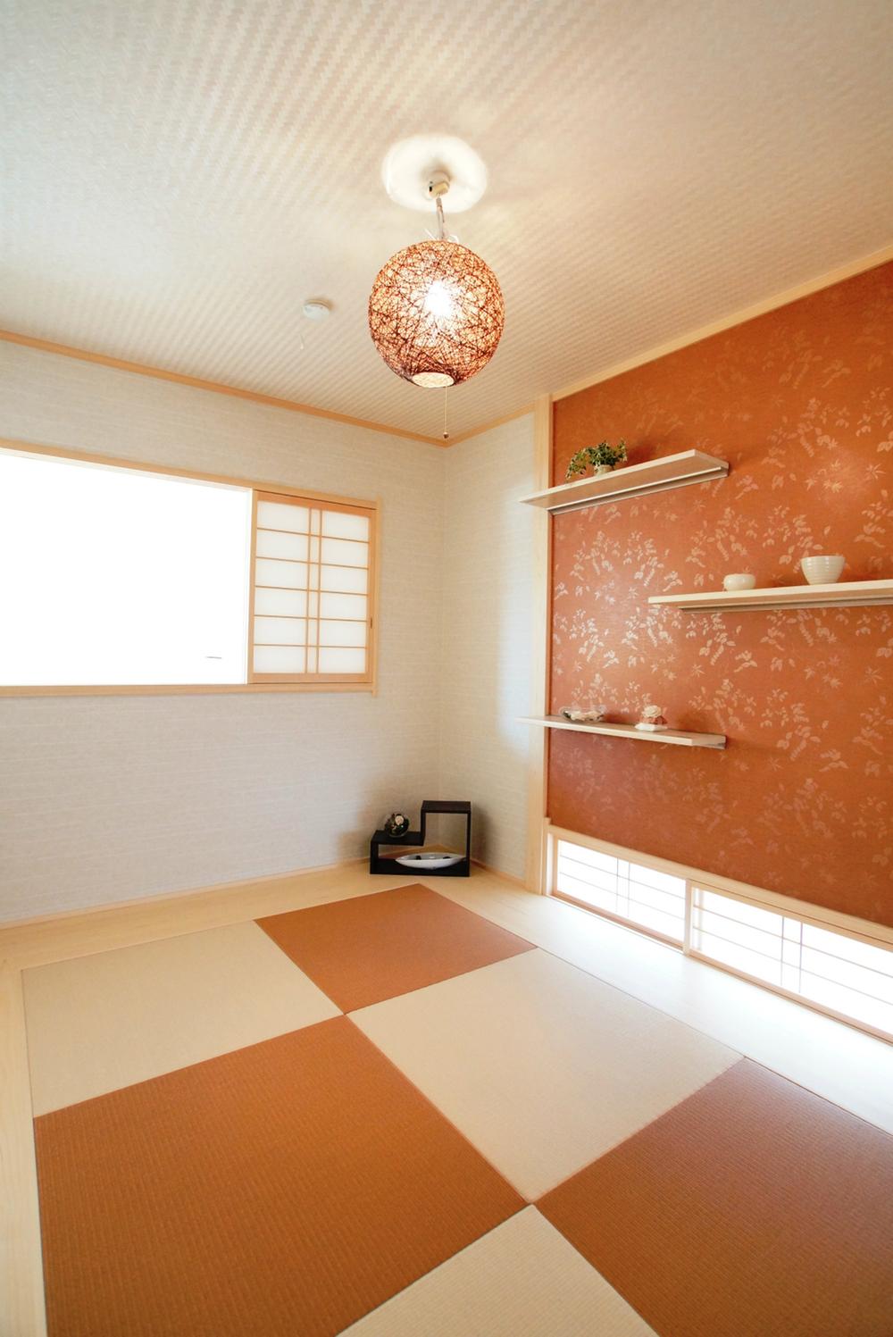 Non-living room. Overlooks the living-dining to Shoji over from the modern Japanese-style space on the second floor in the.
