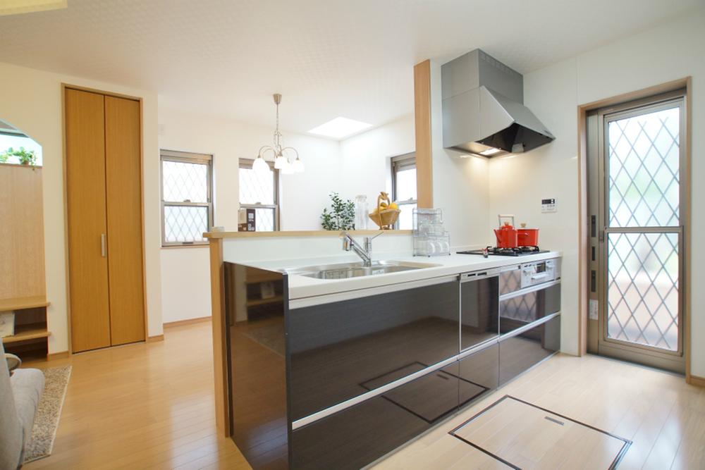 Same specifications photo (kitchen). Panasonic made of kitchen of 2550cm