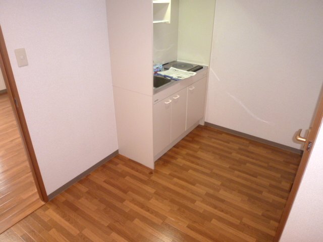 Kitchen. Also Hakadori spacious and have dishes