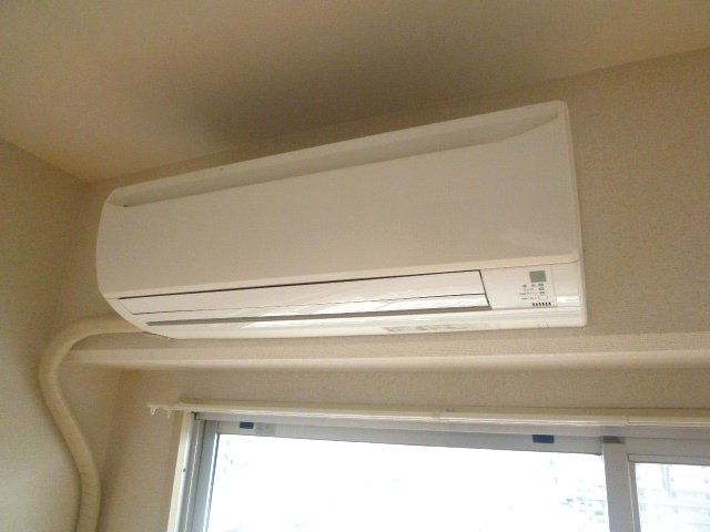 Other Equipment. Air conditioning is equipped with 1 groups. 