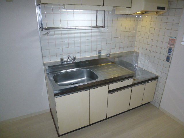 Kitchen. It will gas stove correspondence of kitchen