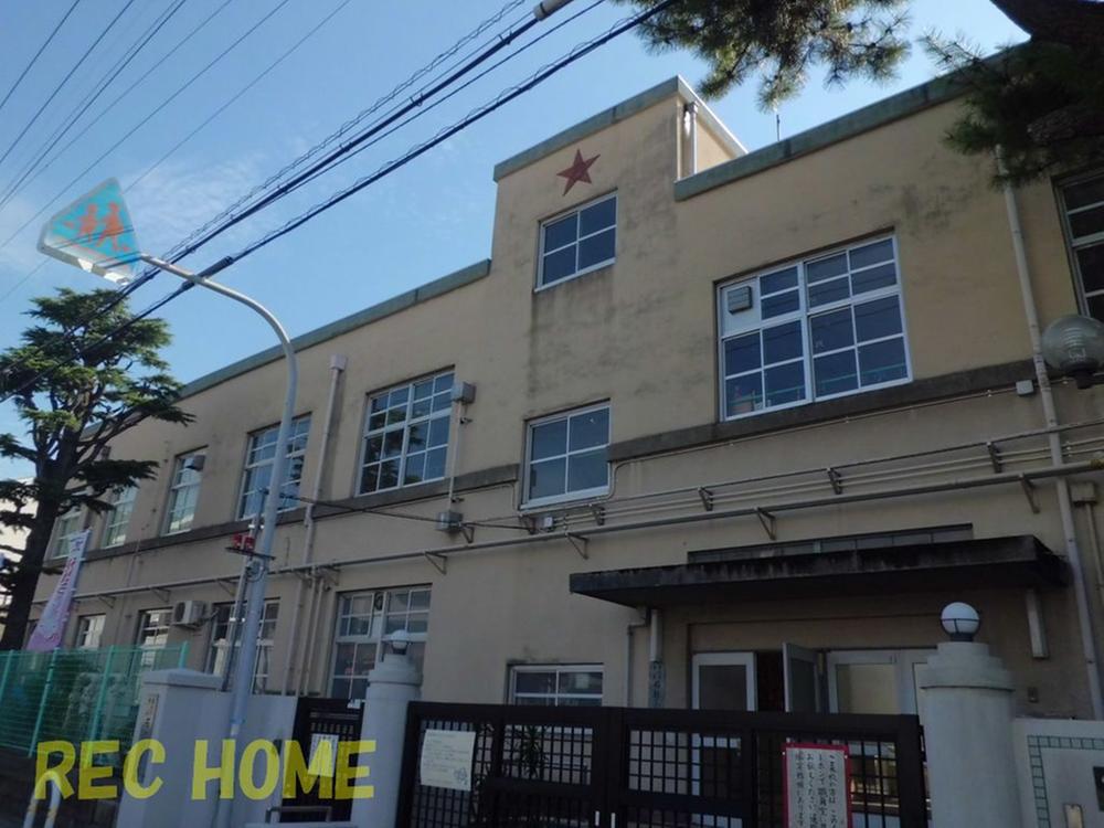 Primary school. Higashi Osaka Municipal Ishikiri to elementary school 881m