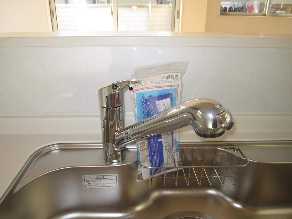 Kitchen. Faucet with water purification cartridge