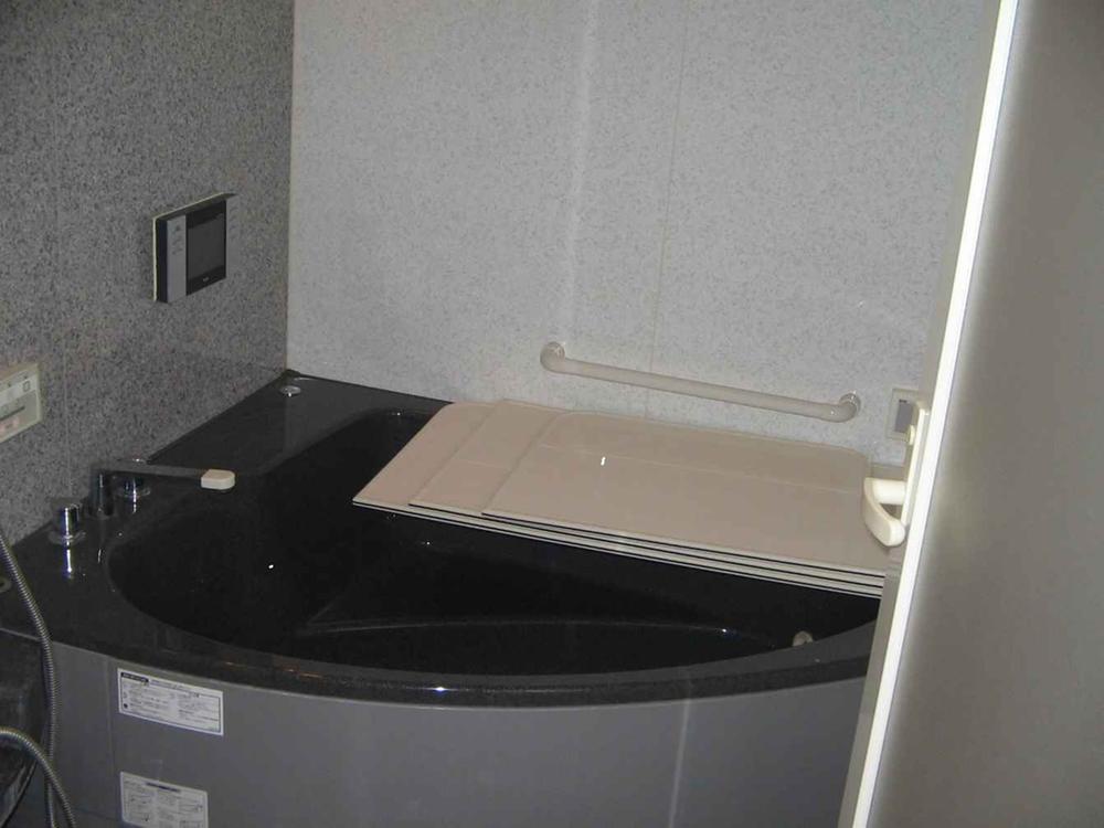 Bathroom. Indoor (02 May 2012) shooting