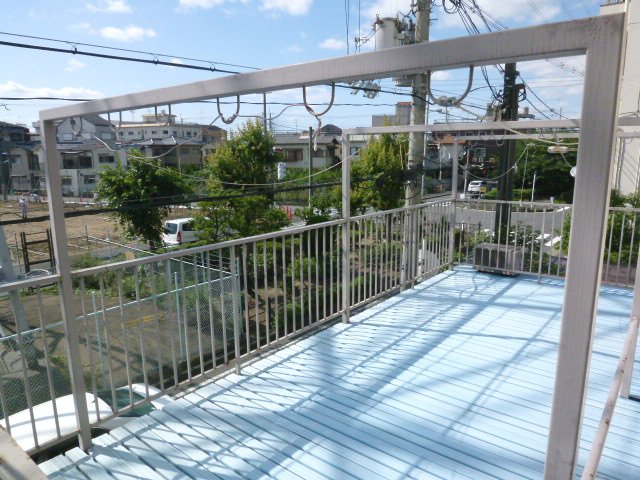 Other common areas. Shared balcony. 