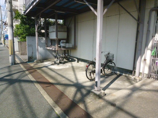 Other common areas. Bicycle-parking space. 