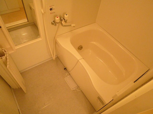 Bath. Bathroom Dryer ・ It is reheating function with the bath