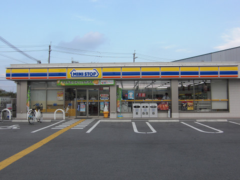 Convenience store. MINISTOP Higashi Higashikonoike Machiten up (convenience store) 671m