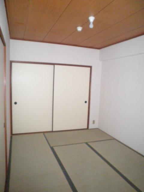 Non-living room.  ☆ Japanese-style room 6 tatami × 2 room