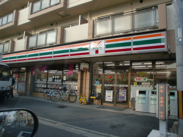 Convenience store. Seven-Eleven Higashi Inadashin the town store (convenience store) to 415m