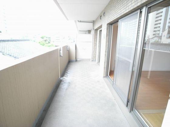 Balcony. Happy to your laundry spacious on the balcony