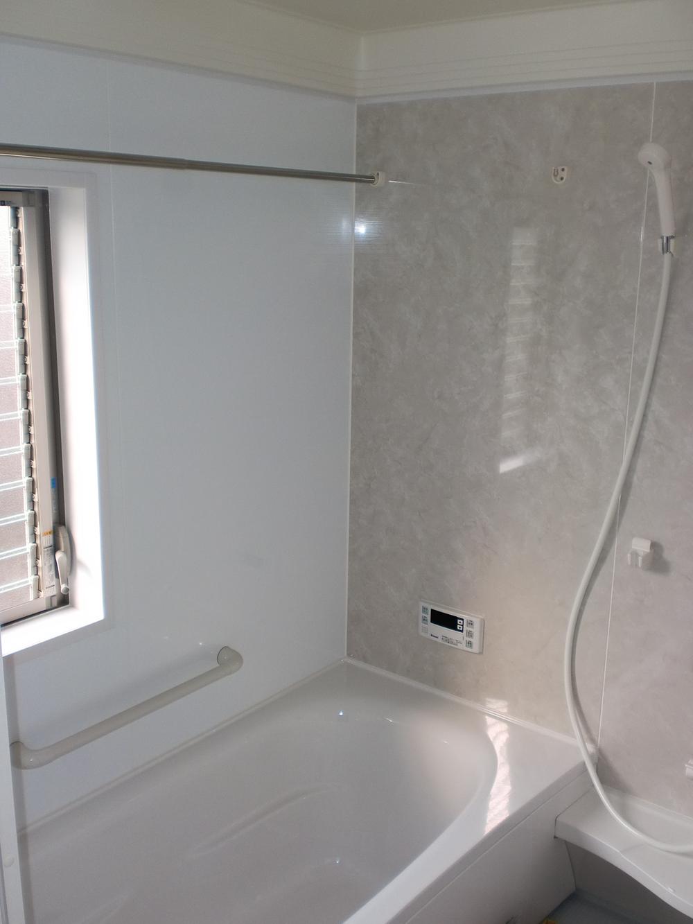 Bathroom. (Same specifications photo)