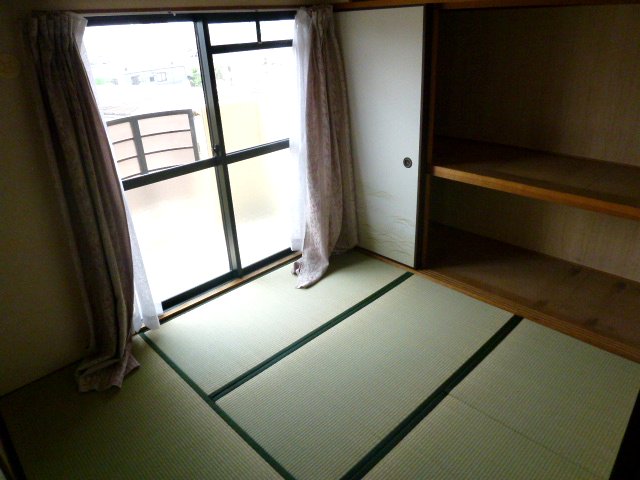 Other room space. It has become a slowly relaxing Japanese-style room. 