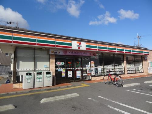 Convenience store. Seven-Eleven Higashi Nakashinkai 1-chome to (convenience store) 378m