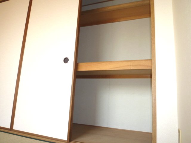 Receipt. Closet in the Japanese-style storage capacity if there is a depth ◎