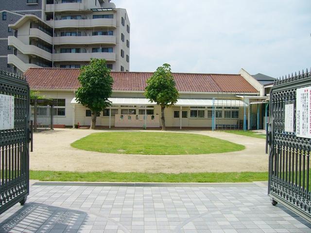 kindergarten ・ Nursery. Higashi Osaka Municipal Wakae to kindergarten 488m