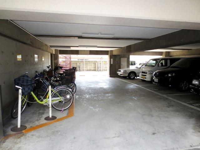 Parking lot. Indoor (July 2013) Shooting