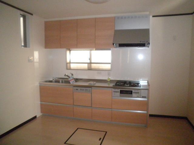 Kitchen.  ☆ Also useful underfloor storage in the kitchen next to