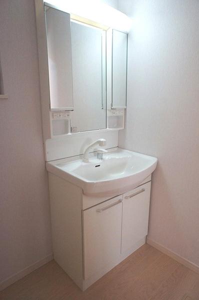 Same specifications photos (Other introspection). Vanity with excellent storage capacity and functionality