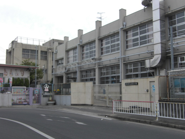 Primary school. Nagase Nishi Elementary School until the (elementary school) 502m