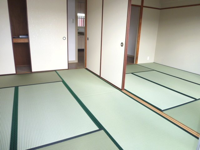 Other room space. Both are Japanese-style room 6 quires and wide.