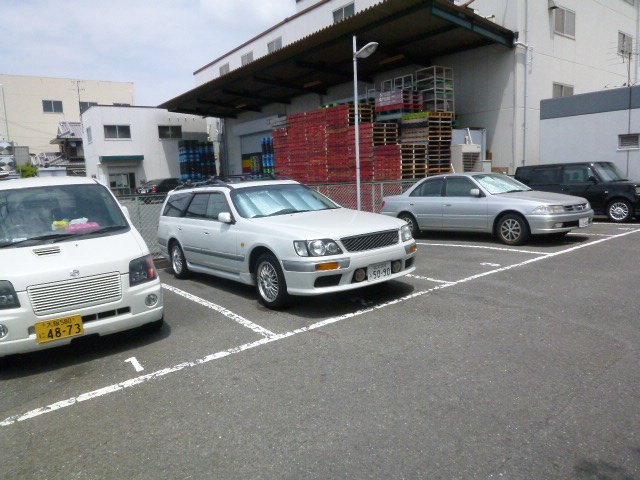 Parking lot. If what you're looking for is property is towards the car commuting because there is a parking lot.